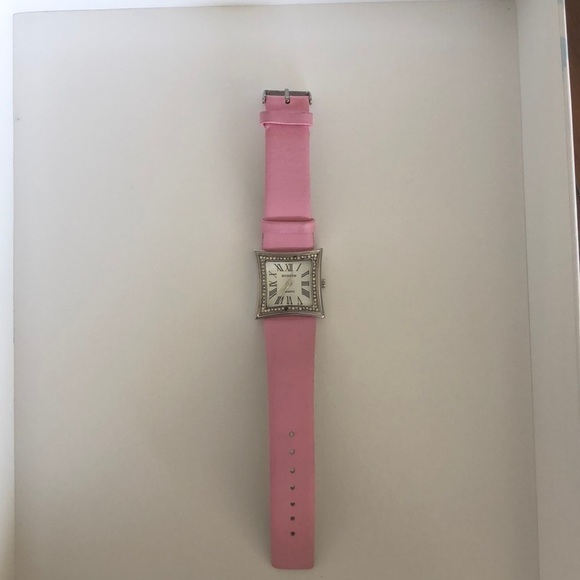 GUC hudson watch pink leather cubic zirconia - Picture 1 of 4